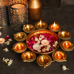 Aesthetic Floral Urli With Diya